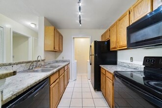 6190 Westgate Dr in Orlando, FL - Building Photo - Building Photo