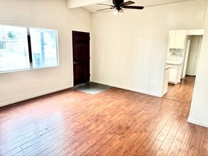 3808 San Novado Way in North Highlands, CA - Foto de edificio - Building Photo