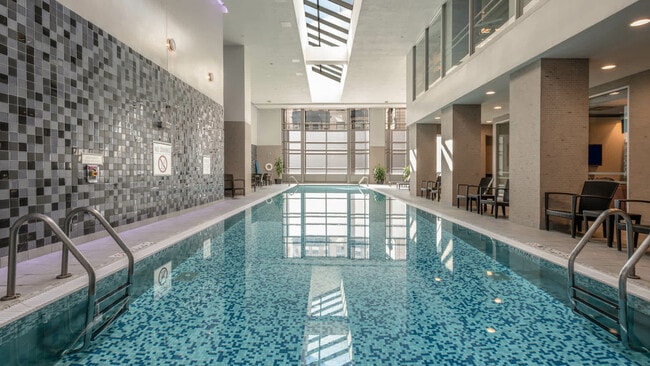 660 Washington St, Unit 5J in Boston, MA - Building Photo - Building Photo