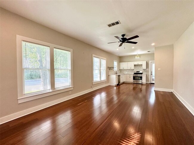1501 S Church St in Georgetown, TX - Building Photo - Building Photo