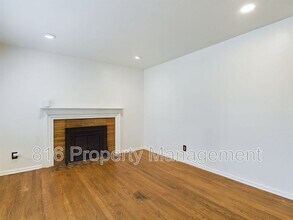 1323 Meadow Lake Terrace in Kansas City, MO - Building Photo - Building Photo