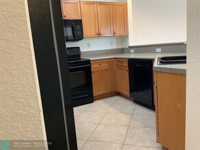 3035 SW 129th Way in Miramar, FL - Building Photo - Building Photo