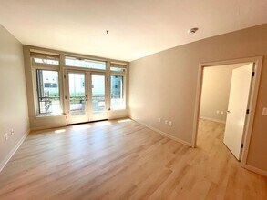 327 NW Park Ave in Portland, OR - Building Photo - Building Photo