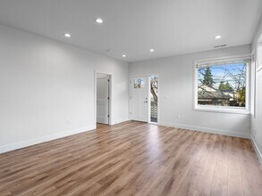 4810 SE Franklin St in Portland, OR - Building Photo - Building Photo