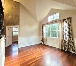 19630 9th Pl W in Lynnwood, WA - Building Photo - Building Photo