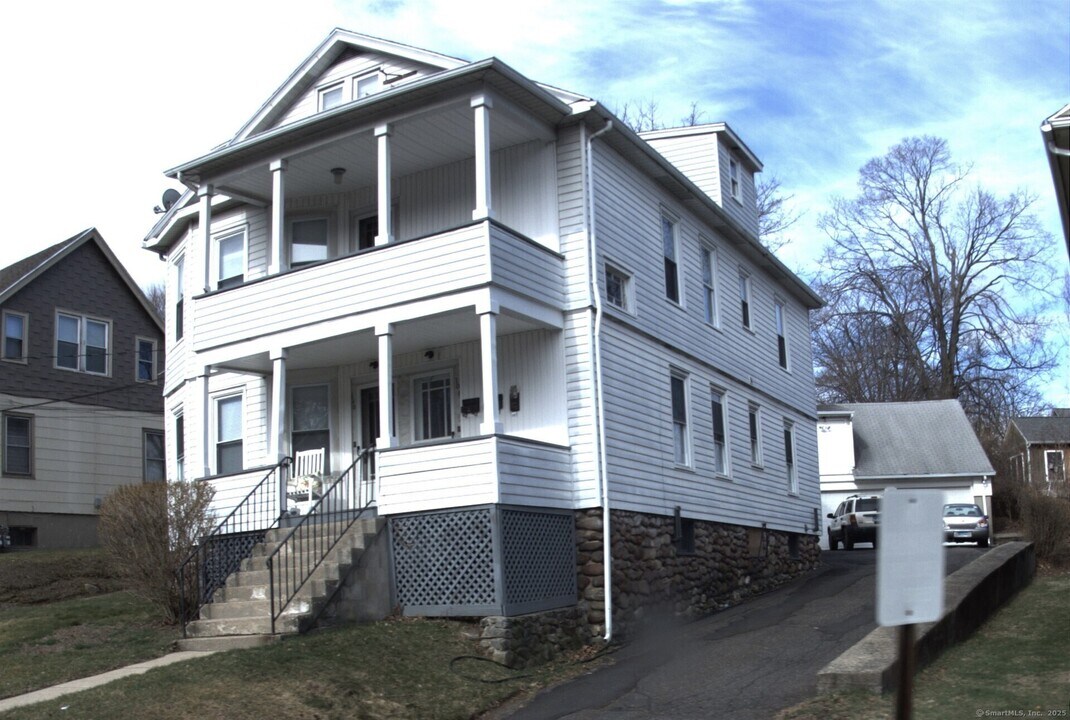 108 Union St-Unit -3 in Bristol, CT - Building Photo