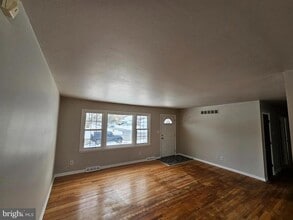 1317 Garfield Dr in Dover, DE - Building Photo - Building Photo