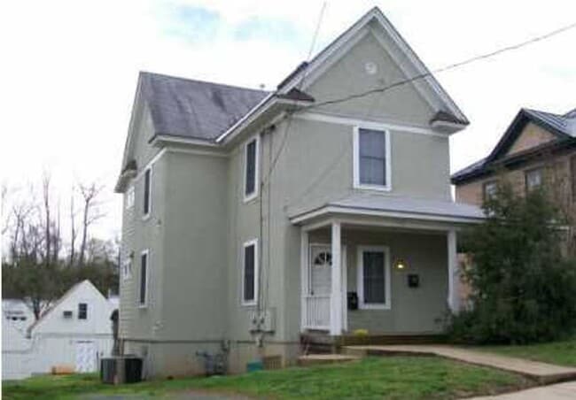 property at 1122 E Market St