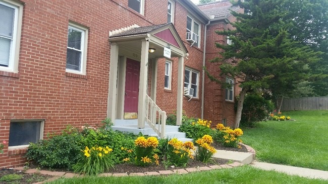 Manor Ridge in Independence, MO - Building Photo - Building Photo