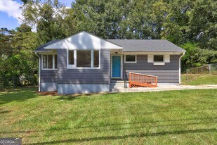 1367 Canterbury Rd in Macon, GA - Building Photo