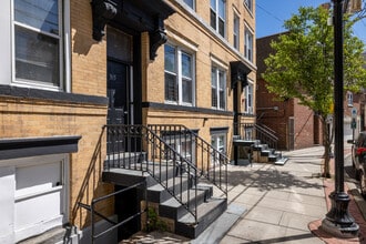 315-317 Mountain Rd in Union City, NJ - Foto de edificio - Building Photo
