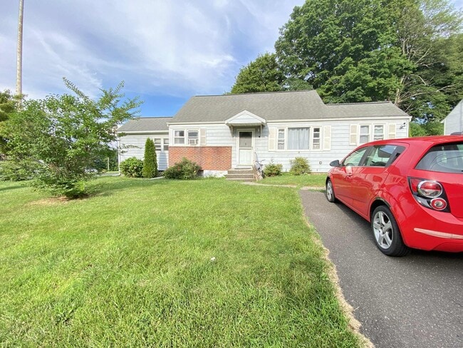 property at 19 Dartmouth Ln