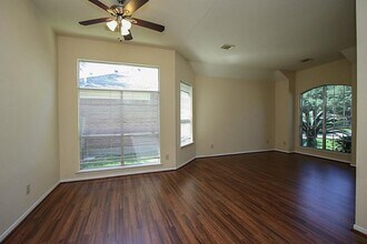 9815 N Villa Dr in Houston, TX - Building Photo - Building Photo