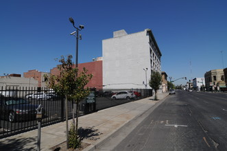 Almond View Apartments in Stockton, CA - Building Photo - Building Photo