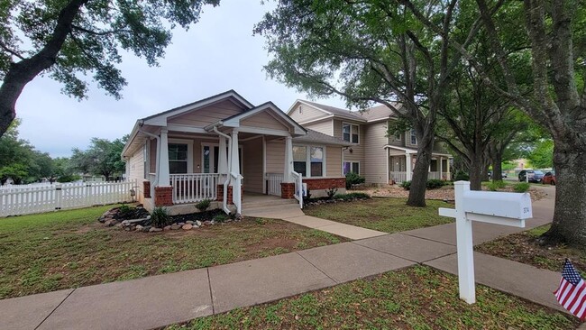 374 Sampson in Kyle, TX - Building Photo - Building Photo