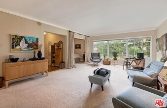 11901 W Sunset Blvd in Los Angeles, CA - Building Photo - Building Photo