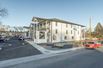 401 Linden St in Reno, NV - Foto de edificio - Building Photo