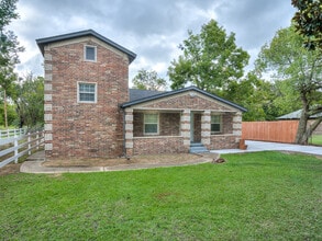 2100 N Saint Luke Ave in Oklahoma City, OK - Foto de edificio - Building Photo
