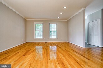 11813 Sherbourne Dr in Timonium, MD - Building Photo - Building Photo