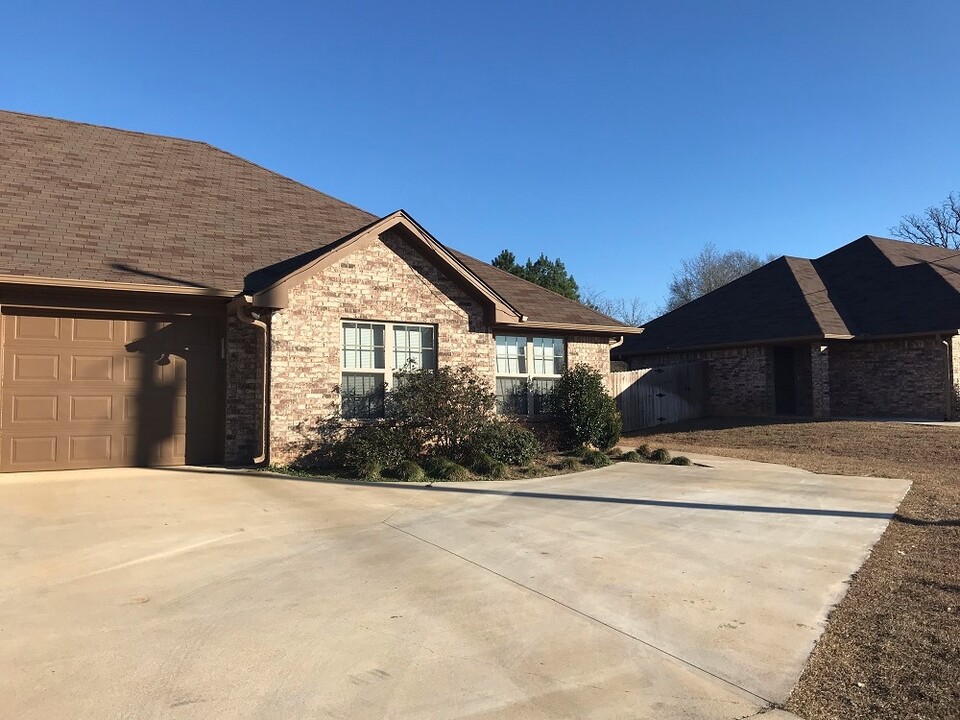 2654-2656 Lori Ln in Longview, TX - Building Photo