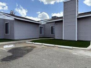 1310 Loughborough Dr in Merced, CA - Building Photo - Building Photo