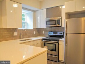 17 S 44th St in Philadelphia, PA - Building Photo - Building Photo