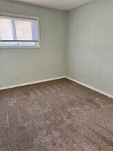 1421 Pine St in Iowa City, IA - Building Photo - Building Photo