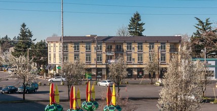 Woodstock Crossing Apartments in Portland, OR - Building Photo - Building Photo