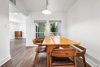 2709 Parker Ln in Austin, TX - Building Photo - Building Photo