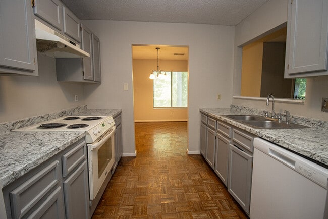1005 Creekside Wy in Columbia, SC - Building Photo - Building Photo