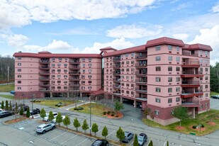 Sullivan Regency in Monticello, NY - Building Photo