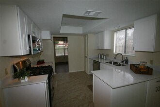 4203 Dauphine Dr in Austin, TX - Building Photo - Building Photo