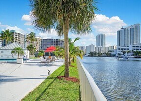 200 Leslie Dr in Hallandale Beach, FL - Building Photo