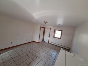2071 Ulster Ave in Lake Katrine, NY - Building Photo - Building Photo