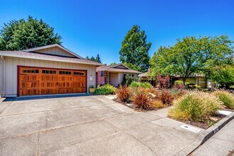 113 Sherwood Dr in Santa Rosa, CA - Building Photo - Building Photo