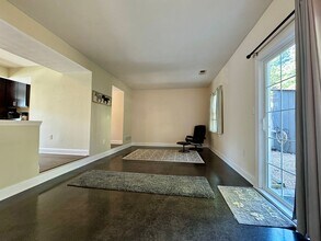 2813 Newton Ct in Blacksburg, VA - Building Photo - Building Photo