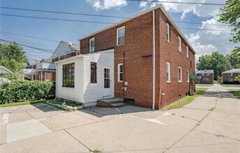 20431 Lake Shore Blvd in Euclid, OH - Building Photo - Building Photo