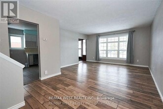 323 Centre St in Shelburne, ON - Building Photo - Building Photo