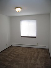 2405 Monterey Dr in Madison, WI - Building Photo - Interior Photo