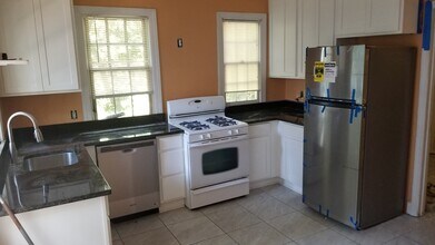 68 Radcliffe St, Unit A in Charleston, SC - Building Photo - Building Photo