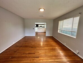 918 W 5th St in Freeport, TX - Building Photo - Building Photo
