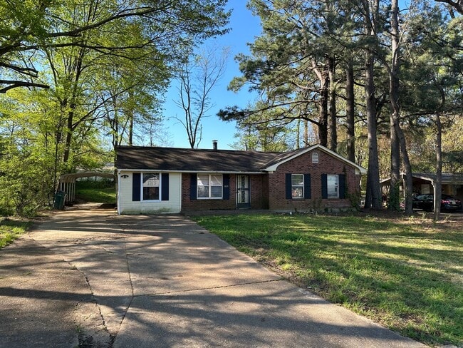 1925 Coral Hills Dr