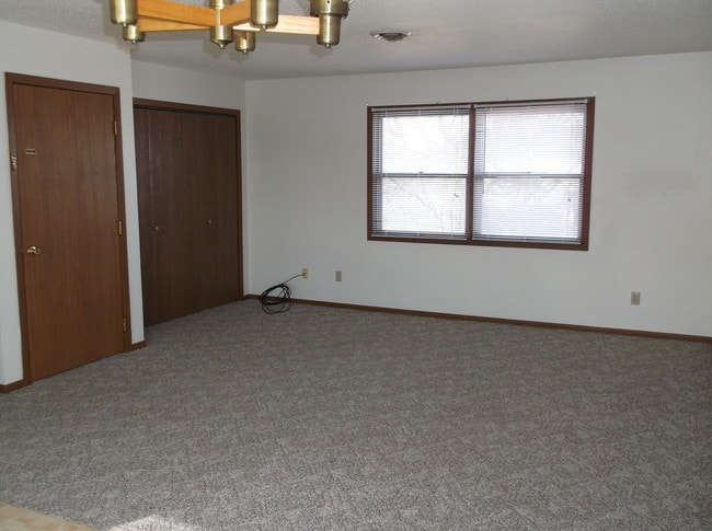811 Farmer Ave, Unit 1/2 in Tomah, WI - Building Photo - Building Photo