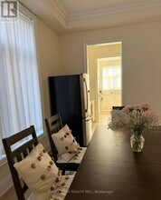 1264 Queens Plate Rd. in Oakville, ON - Building Photo - Building Photo