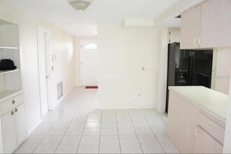 7608 Camelot Rd in Port Richey, FL - Building Photo - Building Photo