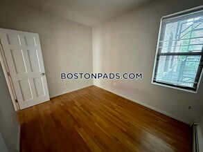 67 S Huntington Ave in Boston, MA - Building Photo - Building Photo