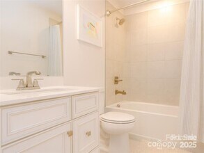 3739 S Tryon St in Charlotte, NC - Building Photo - Building Photo