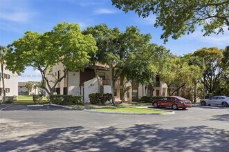 9994 Nob Hill Ct in Sunrise, FL - Building Photo - Building Photo