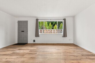 705-707-707 N Sumner St in Portland, OR - Building Photo - Building Photo