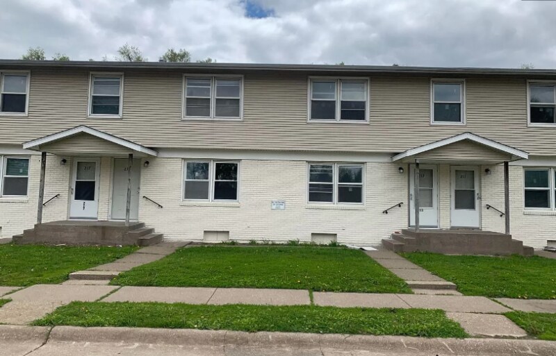 213 E 35th St in Davenport, IA - Building Photo
